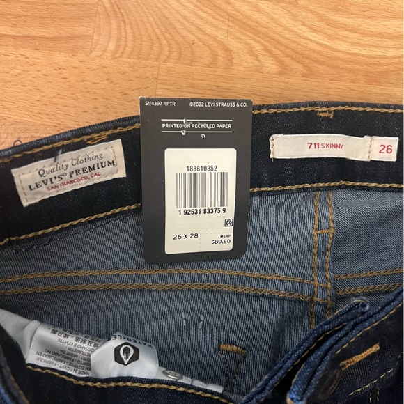 Levi’s "711 Skinny" Jeans (26x28) - Picture 8 of 8